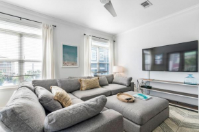 3-Story Retreat Home just a 5 Mn Walk to Beach, Gulf Views, Pets Welcome